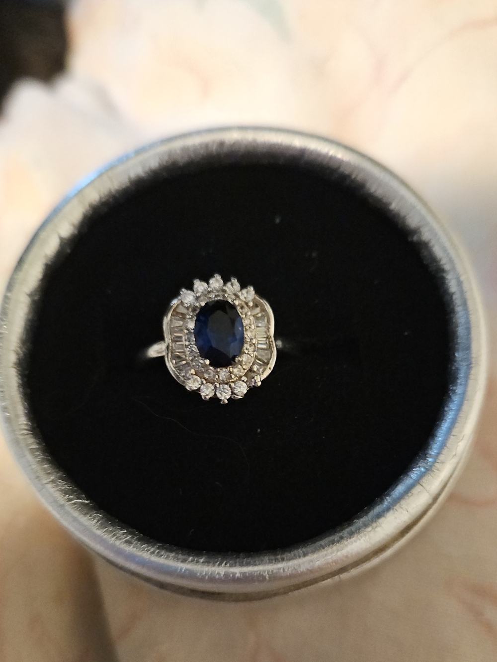 BRAND NEW ** Classic Blue Sapphire Halo Ring